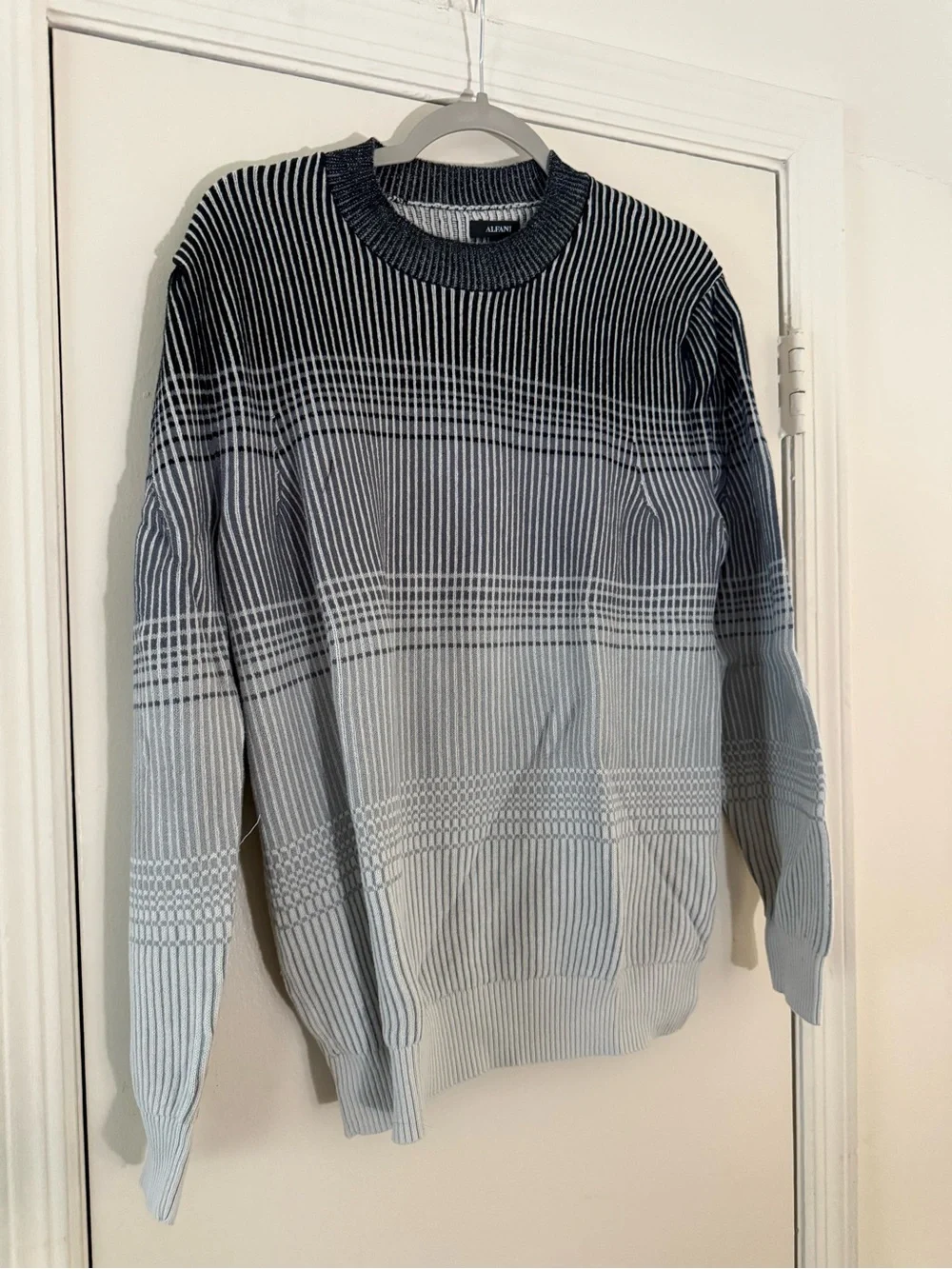 Alfani Men’s Gradient Black and White Crewneck Sweater Size Large